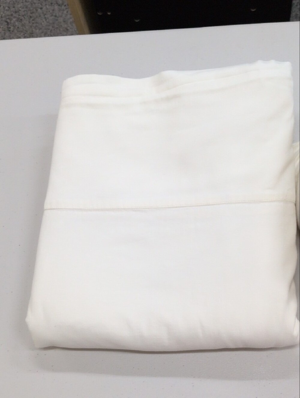 Boll & Branch Full  Cream Fitted & Flat Sheet. No Pillowcases. Excellent Conditi